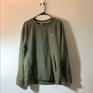 Nike front pocket crew